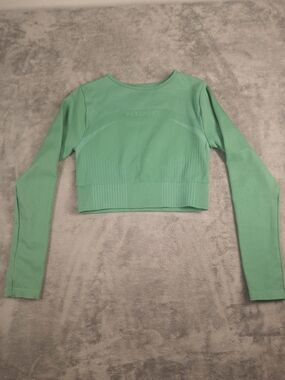 Pretty little Thing Green Long-Sleeve Crop Top Size Large
